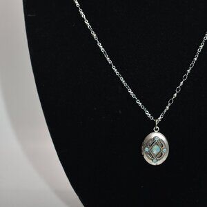 Clara Beau Locket Pendant